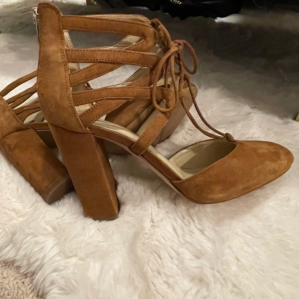 Marc Fisher Suede heel